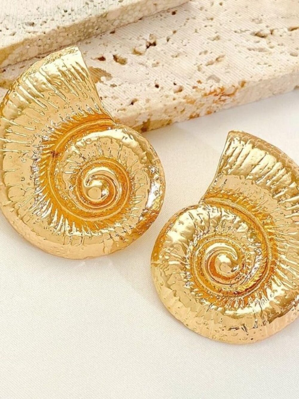 Gold ShellEarringsM500